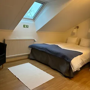  Homestay Trollhaettans Sweden